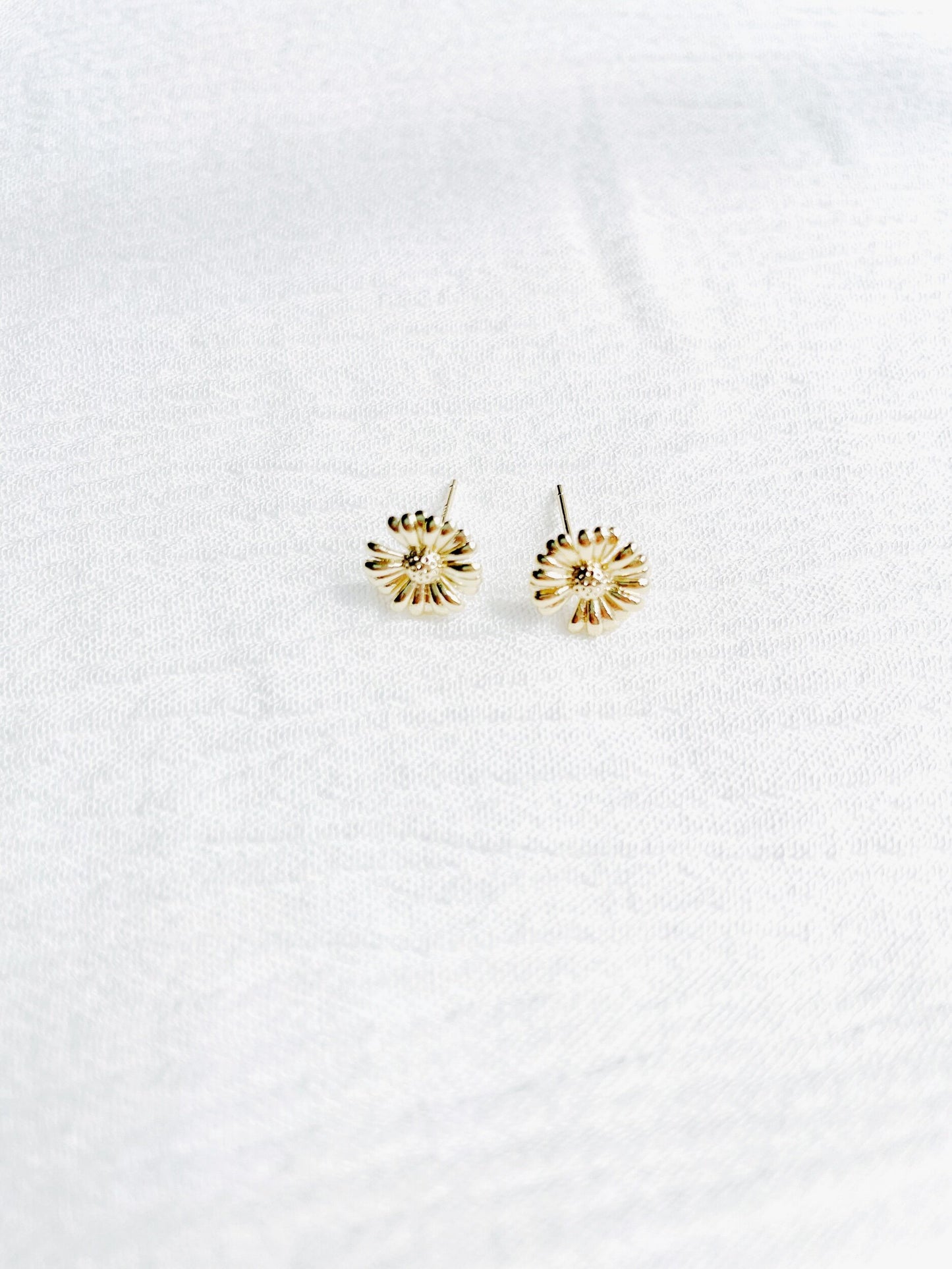 Daisy Studs